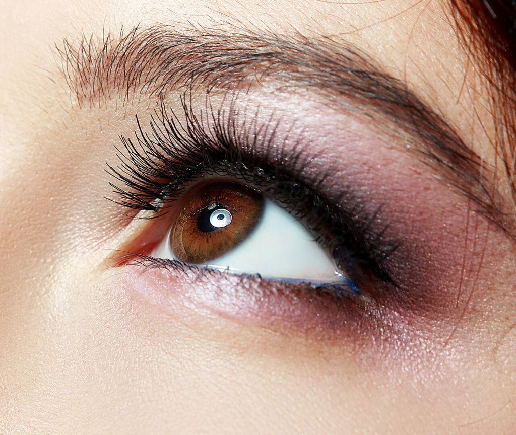 Our lash lifting & tinting services enhance the look of your natural lashes.